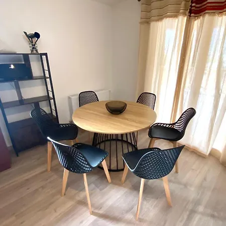 For 4 To 6 People With A 60m Terrace Apartment *