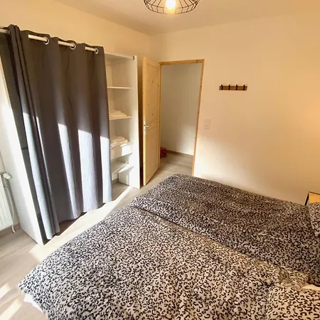 Appartement For 4 To 6 People With A 60m Terrace *